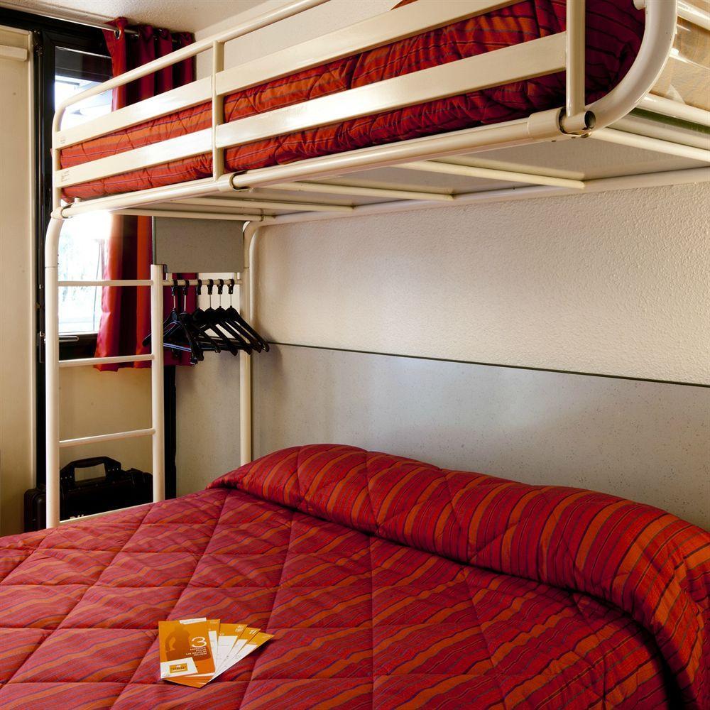 Campanile Montbeliard - Sochaux Hotel Kültér fotó
